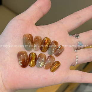瑶池仙境 新款秋冬纯手工穿戴甲短椭圆琥珀晕染美拉德美甲高级感