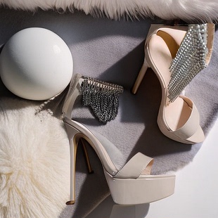 14CM显瘦裸色漆皮前一字带凉鞋水钻防水台舞会秀场宴会高跟鞋名媛