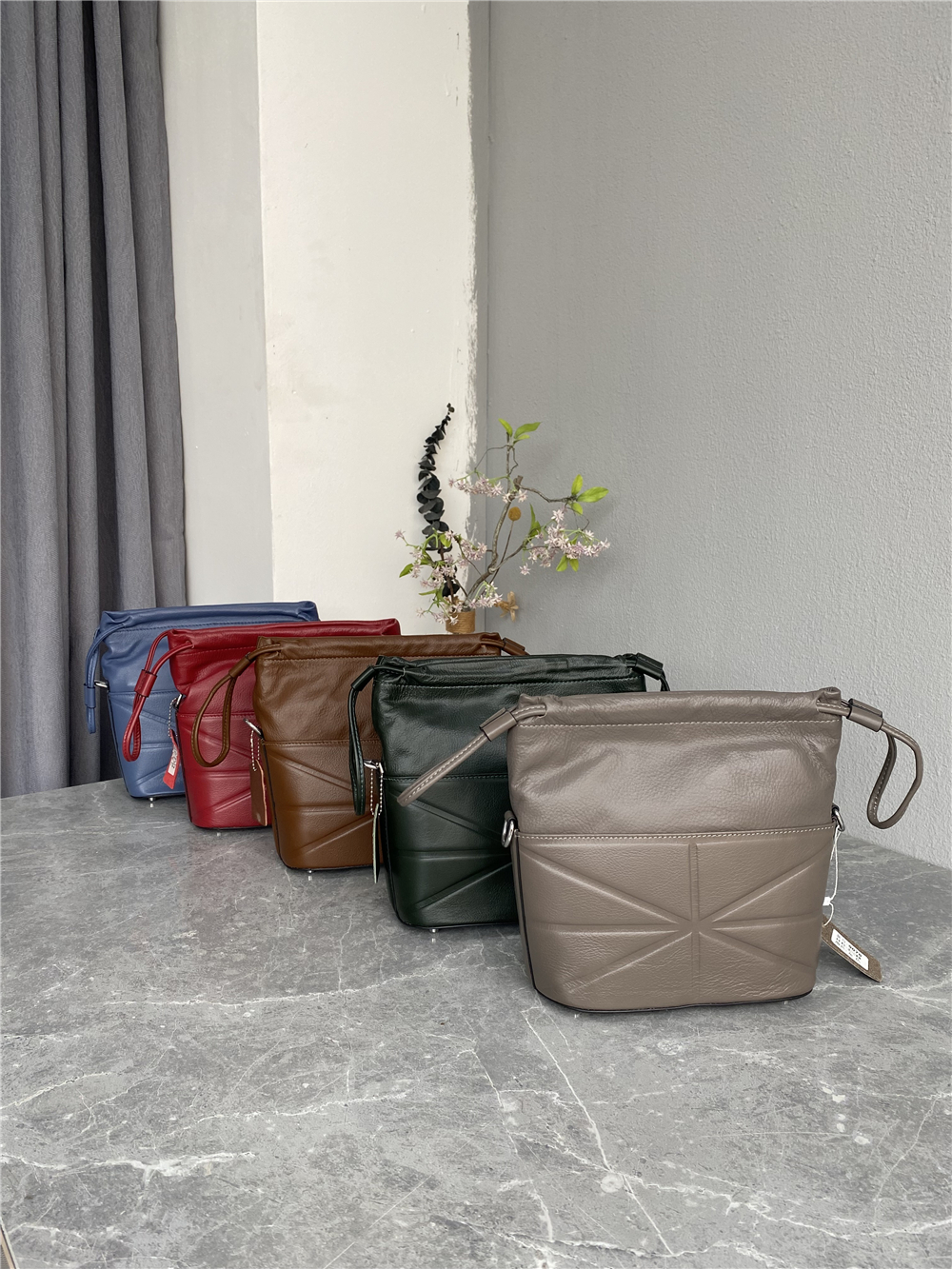 真皮小众休闲简约水桶包