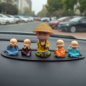 汽车摆件网红四不小和尚创意可爱公仔车载车内中控台装 饰用品大全