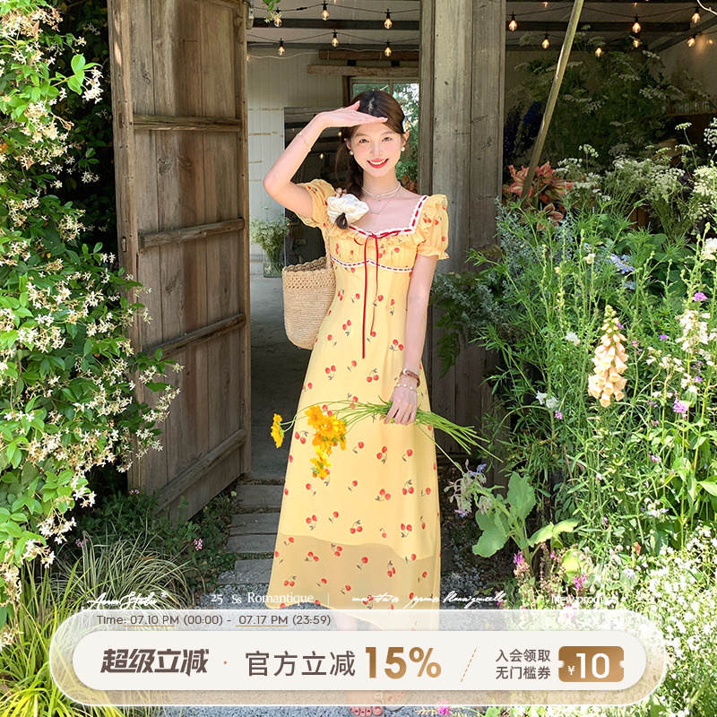度假风蕾丝花边樱桃连衣裙