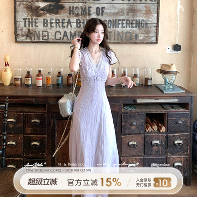 蕾丝绣花短袖收腰连衣裙