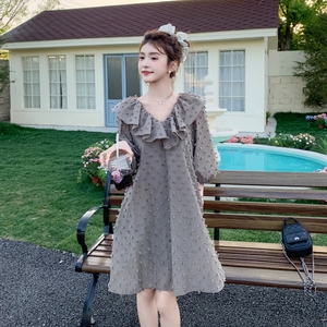 灰色荷叶边拼接连衣裙女2025夏季新款法式设计感小个子减龄a字裙图片