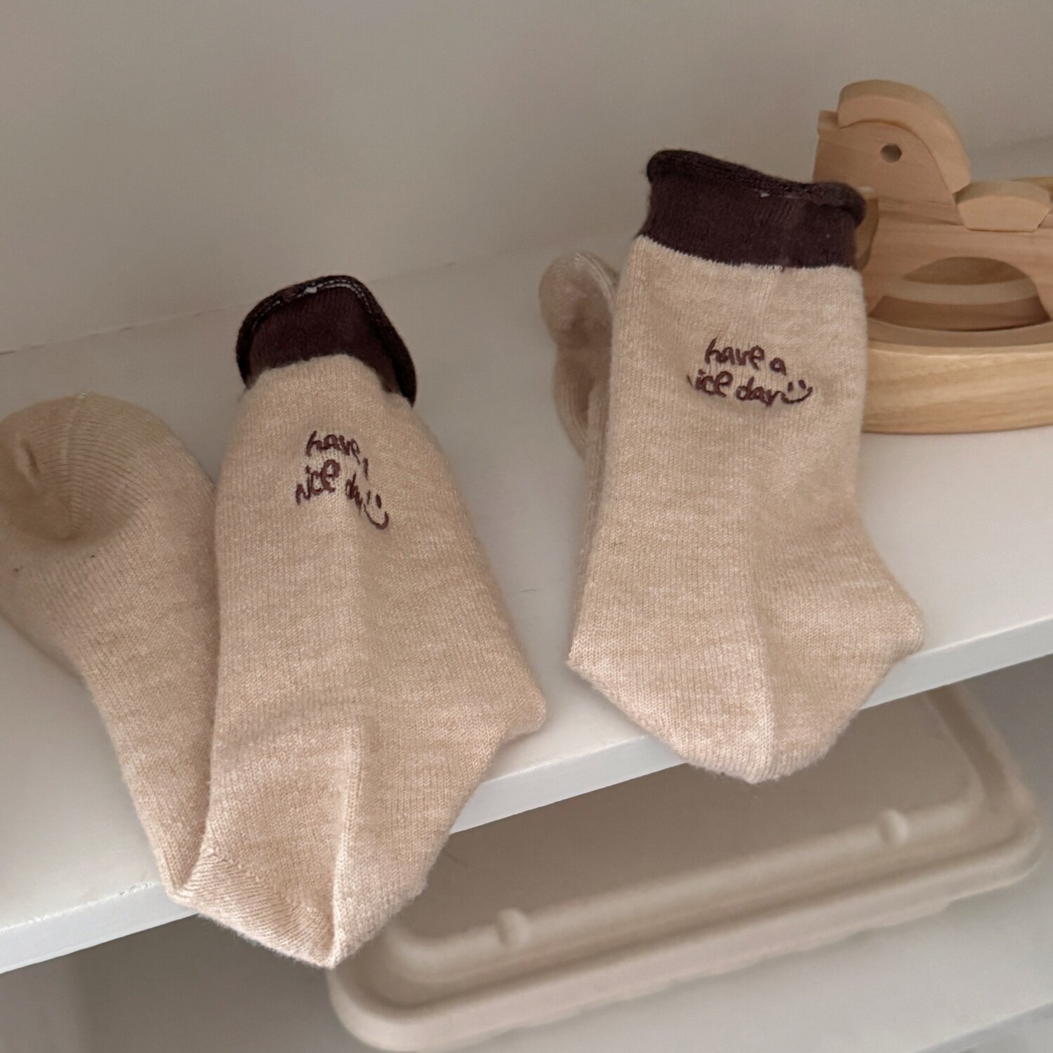 卷边字母袜子女冬季针织保暖甜美少女羊毛中筒袜撞色拼色堆堆袜