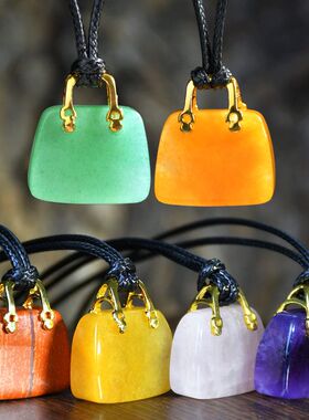 时尚新款皮绳天然石包包项链女小众设计感轻奢款春夏粉晶吊坠项链