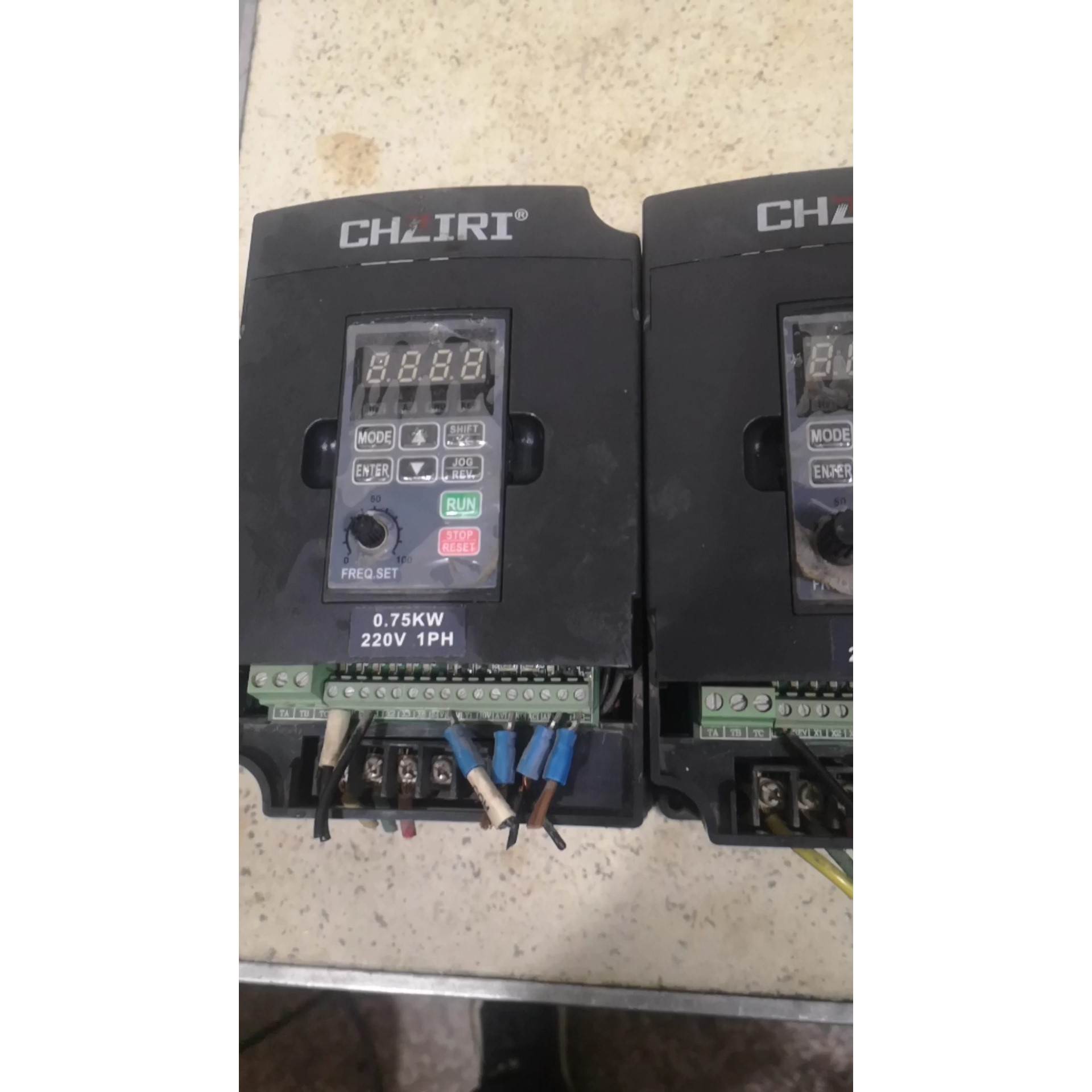 （议价）紫日变频器ZVF9∨-M0007S2 0.75Kw 220v