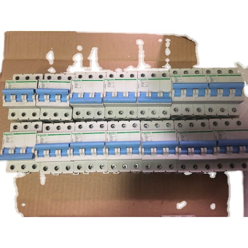 （议价）SCHNEIDER施耐德LS8小型断路器6kA 400V 3P C63A LS8F083