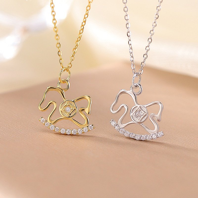 轻奢高级感s925纯银镀金木马年本命年生肖马吊坠时尚项链套链女款