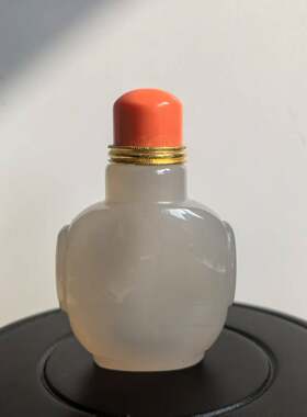 天然玛瑙鼻烟壶蒙古族