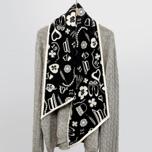 After【香奢茶花】精致百搭~小香风黑白经典配色羊毛双层双面围巾