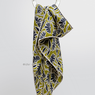 After 百搭显白真丝羊毛中方巾桑蚕丝围巾丝巾披肩 草木绿印花