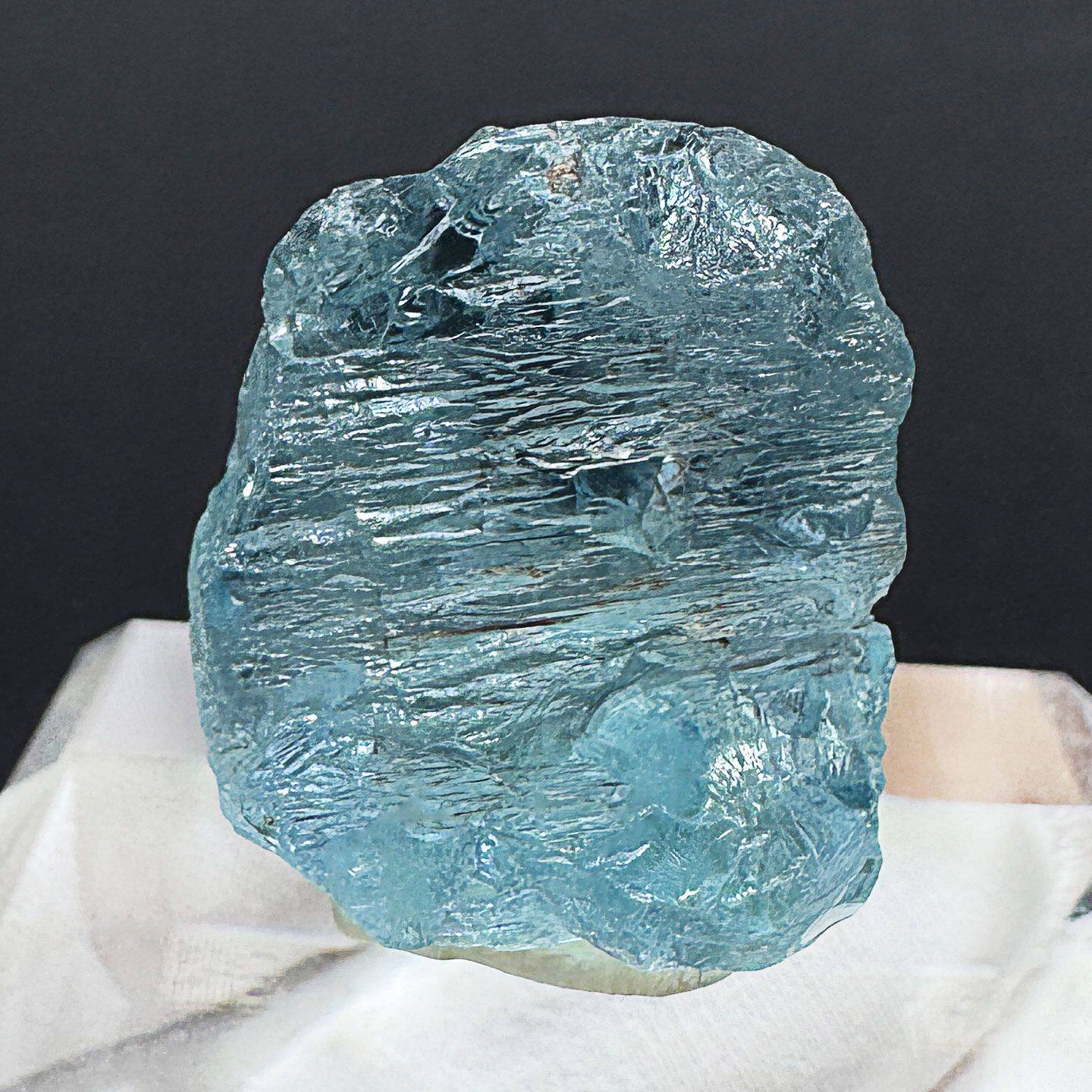 天然溶蚀海蓝宝原石矿标本裸石吊坠绿柱石项链奇石摆件Aquamarine