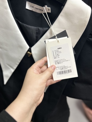 黑色ITIB女神气质款明星同款翻领连衣裙三标齐全 孤品