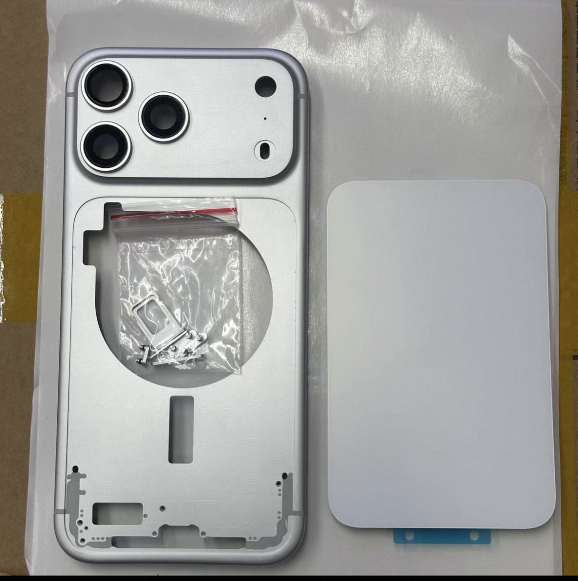 适用于iPhone苹果17promax中框17pm 玻璃后盖边框17pro后壳