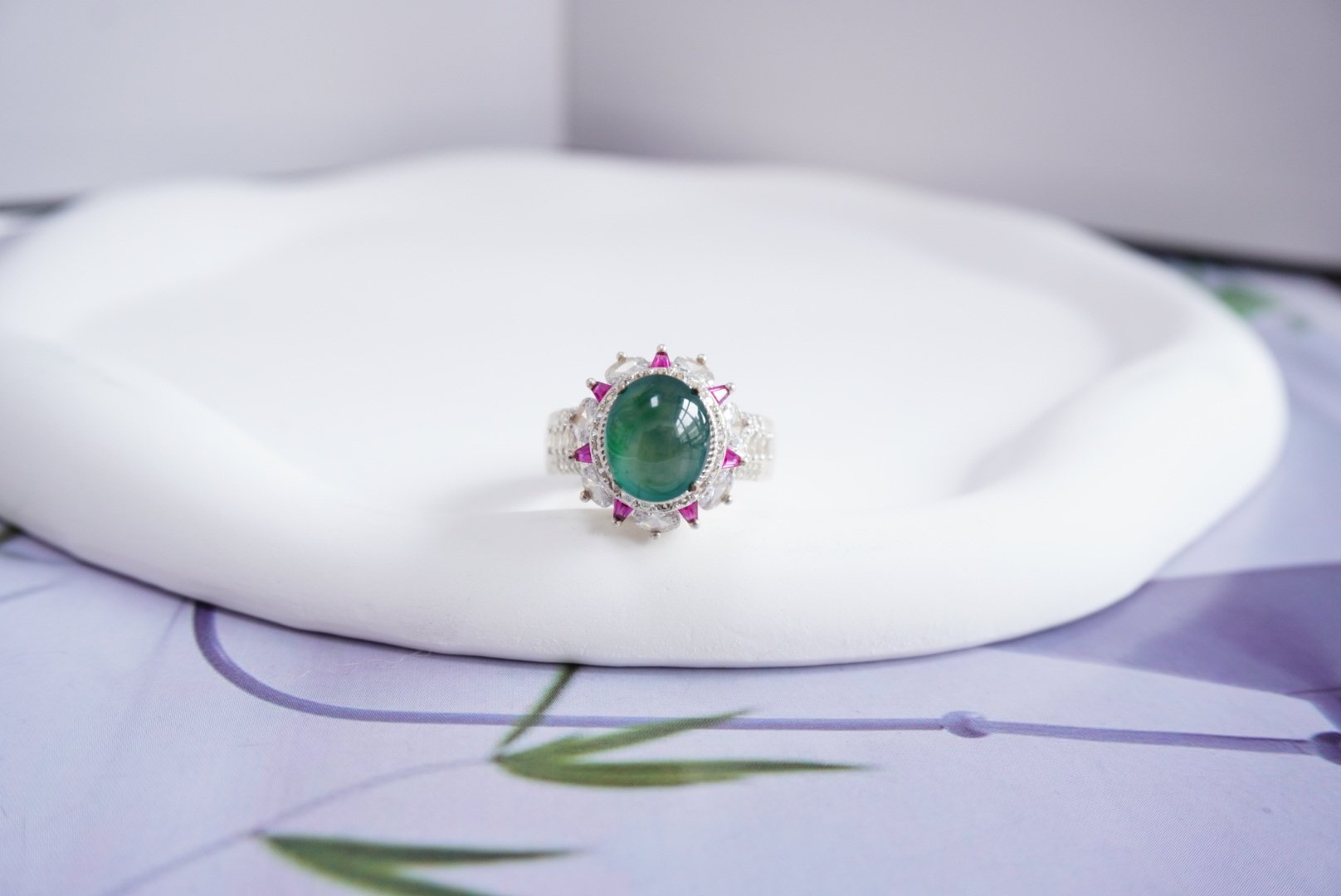 高品质玻璃种深蓝绿翡翠蛋面带意境飘花缅甸天然A货饰品【1778】