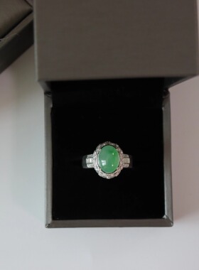 天然A货翡翠戒指 阳绿翡翠蛋面  翡翠戒面带国检证书【1085】