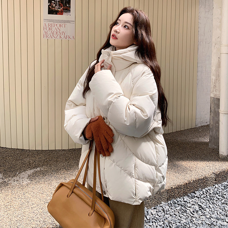 现货2025冬季新款90白鸭绒短款羽绒服137-5061-P310-控468，女装羽绒服，浙宝137