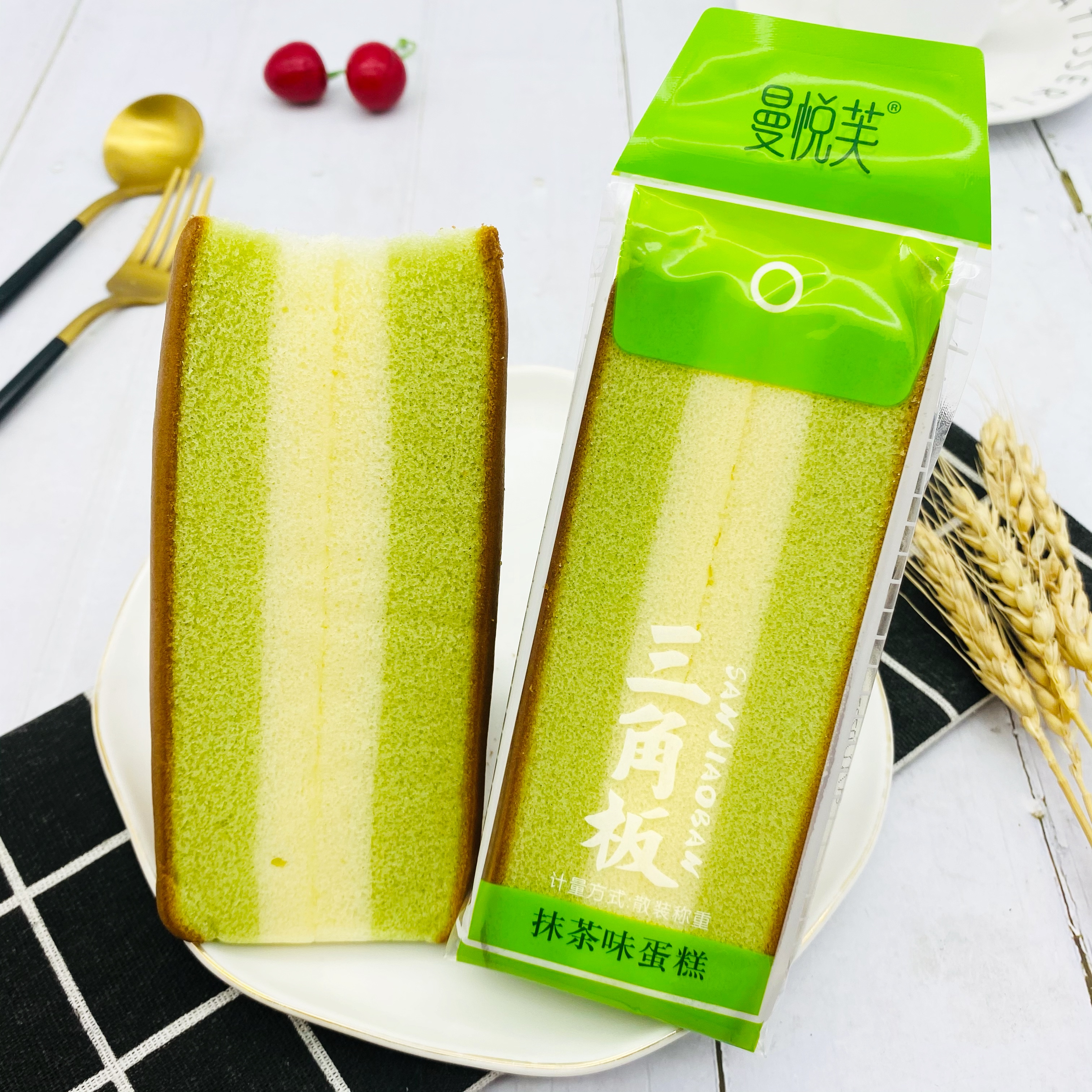 曼悦芙抹茶味三角板蛋糕三明治蛋糕早餐糕点面包零食整箱4斤