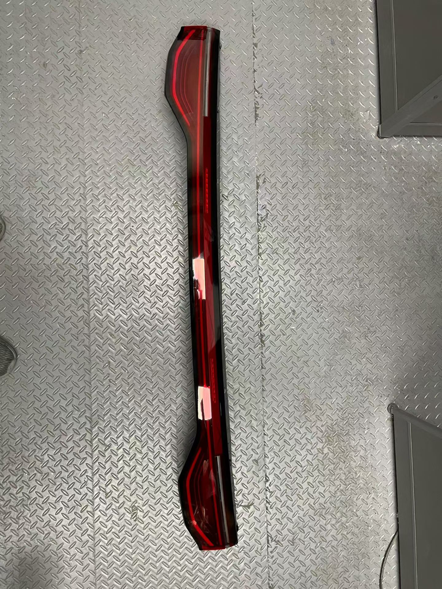 比亚迪秦L EV贯穿尾灯 左右外尾灯中间贯穿尾灯原厂拆车件九