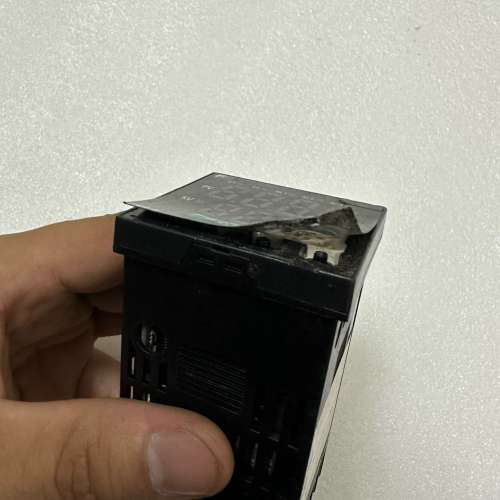 温控表PXR4BAY1-8W000-C，完整，带卡扣.询价