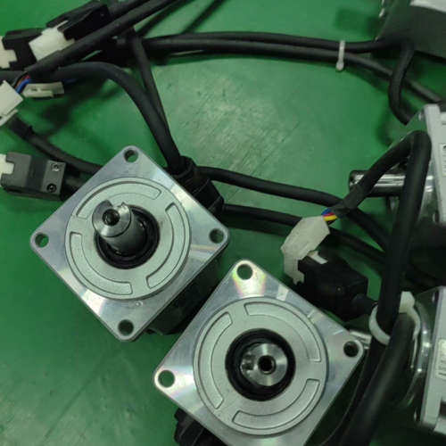 雷赛L7系列200W电机ACM2-06002H2F1- E1.询价