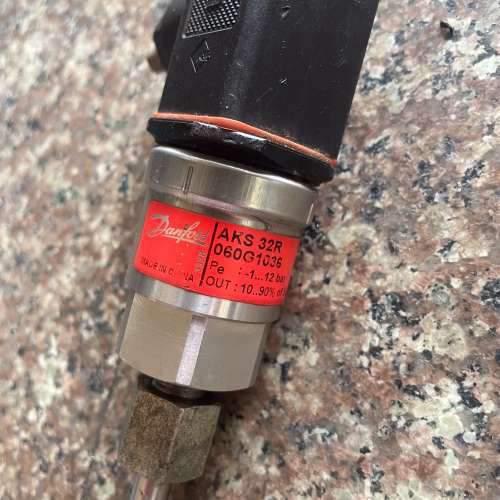 丹佛斯压力传感器AKS32R 060G1036  -1-.询价