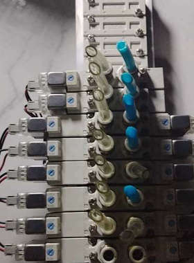 SY5000系列电磁阀，一组10个，带蓝色和透明接头.询价