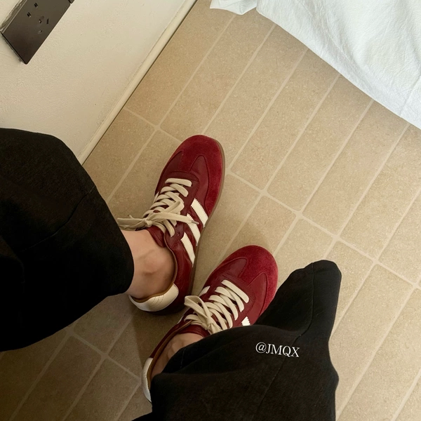 纯羊皮德训鞋高品质休闲时尚经典三条杠运动百搭不臭脚真皮潮女鞋