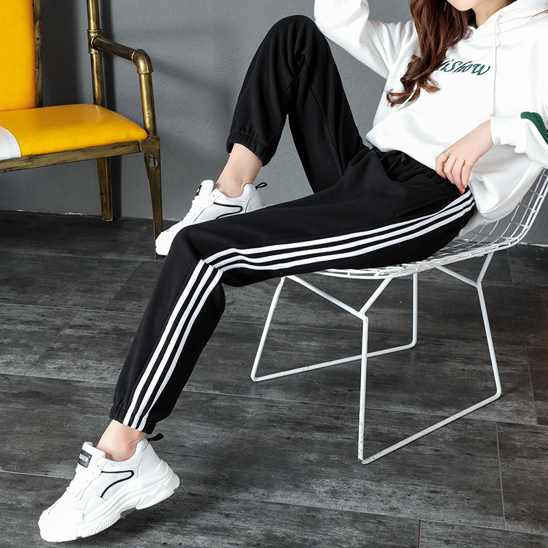 三道杠加绒运动裤女秋冬季加厚跑步长裤宽松大码胖mm哈伦学生卫裤