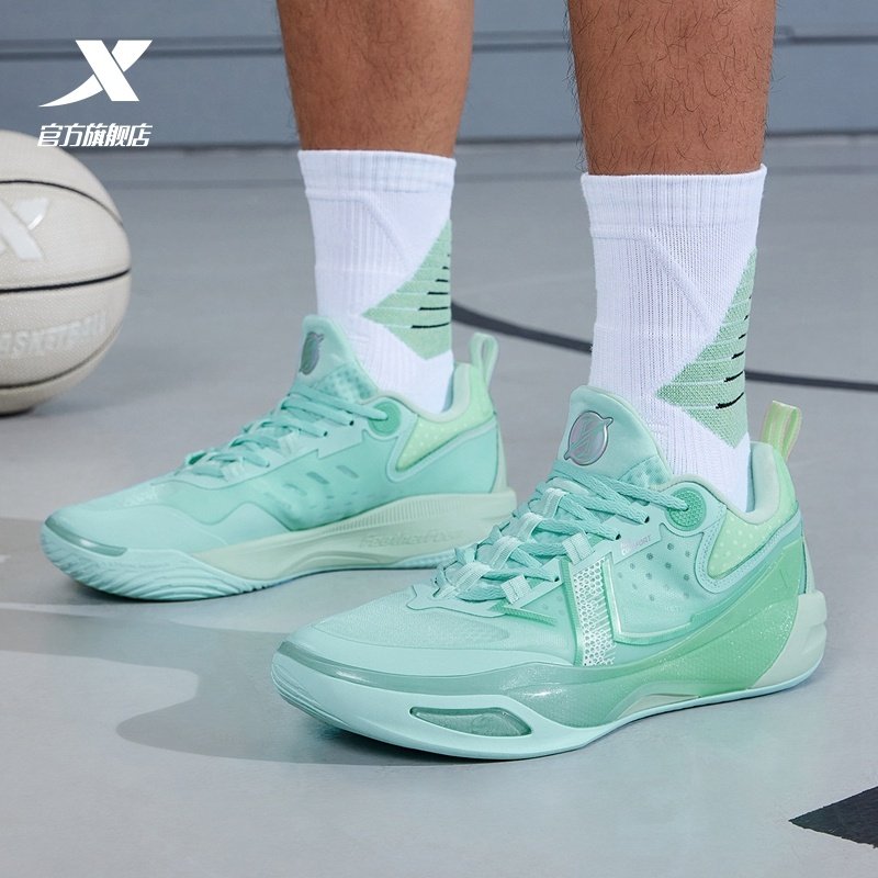 特步灵击 | 后卫篮球鞋低帮新款耐磨减震碳板专业实战运动鞋