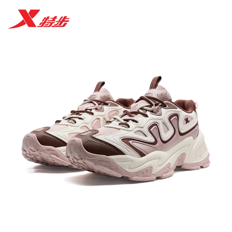 特步蝠鲼鞋女鞋冬季新款厚底百搭休闲鞋复古老爹鞋轻便运动鞋男鞋