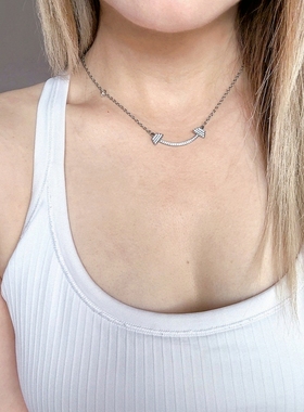 哑铃微笑弧度锁骨项链女健身配饰