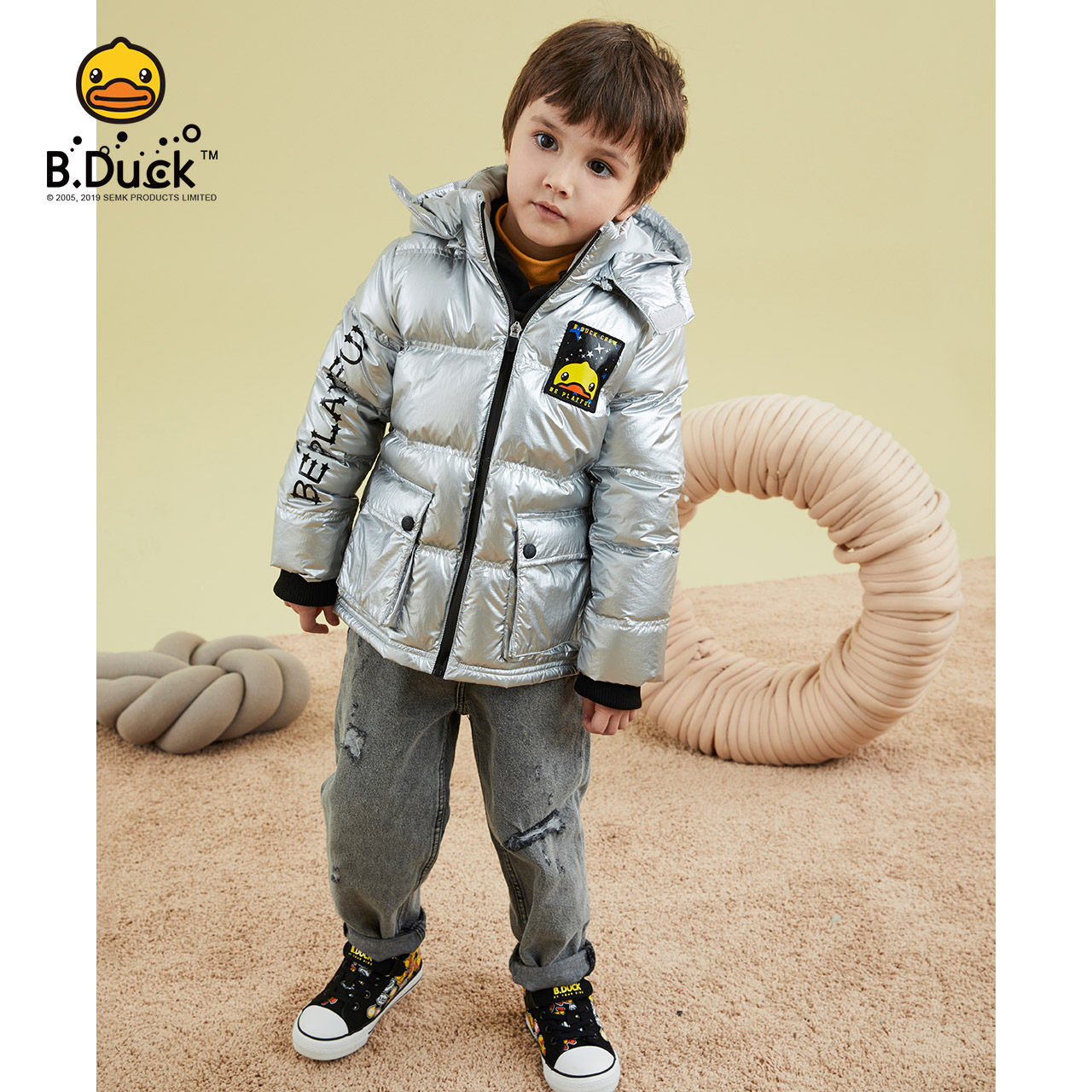 羽绒服长款小黄鸭外套