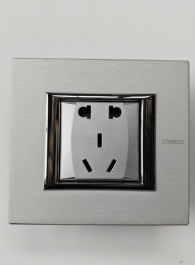 罗格朗开关插座Bticino系列五孔插座银色边框+银色五孔