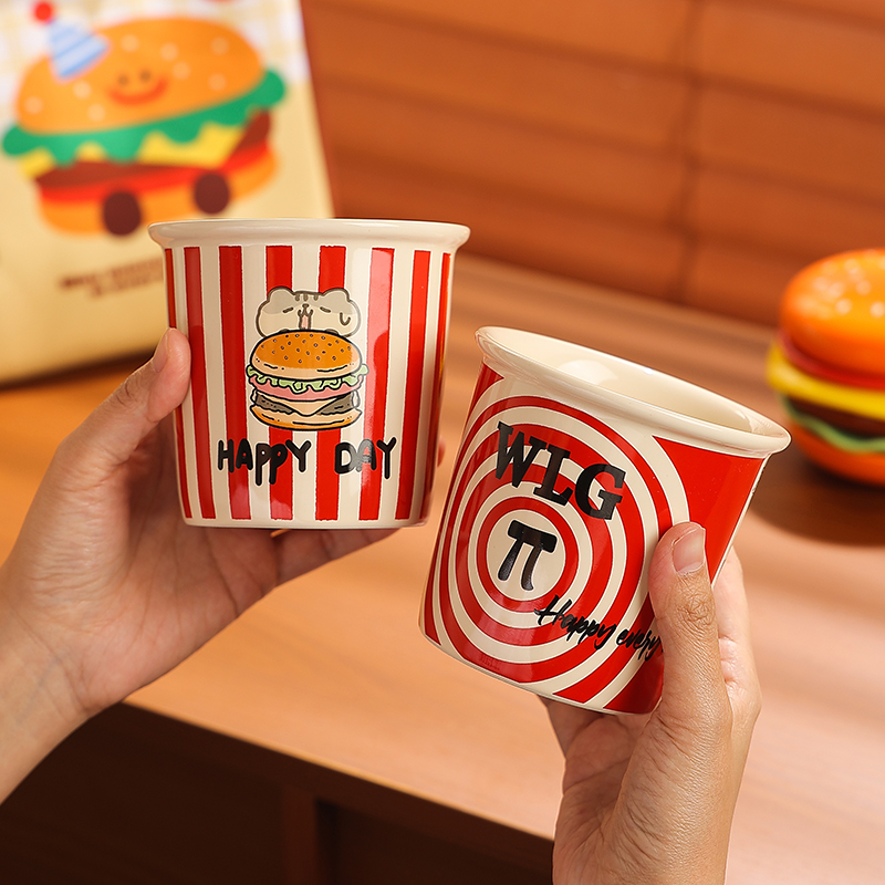 手握杯好看的马克杯设计感小众