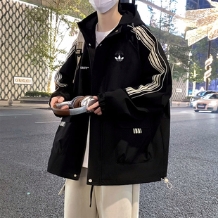 奥莱专柜冲锋衣男士2026春秋季潮流宽松加大码青少年连帽夹克外套