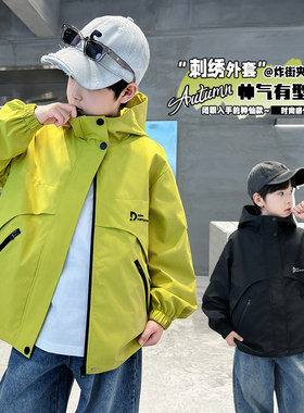 男童外套春秋款2025新款中大童秋季冲锋衣痞帅炸街学生休闲风衣潮
