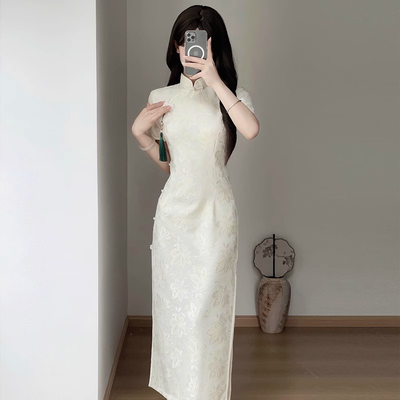 新中式旗袍夏季香槟色订婚高端气质改良年轻款少女连衣裙新款2025