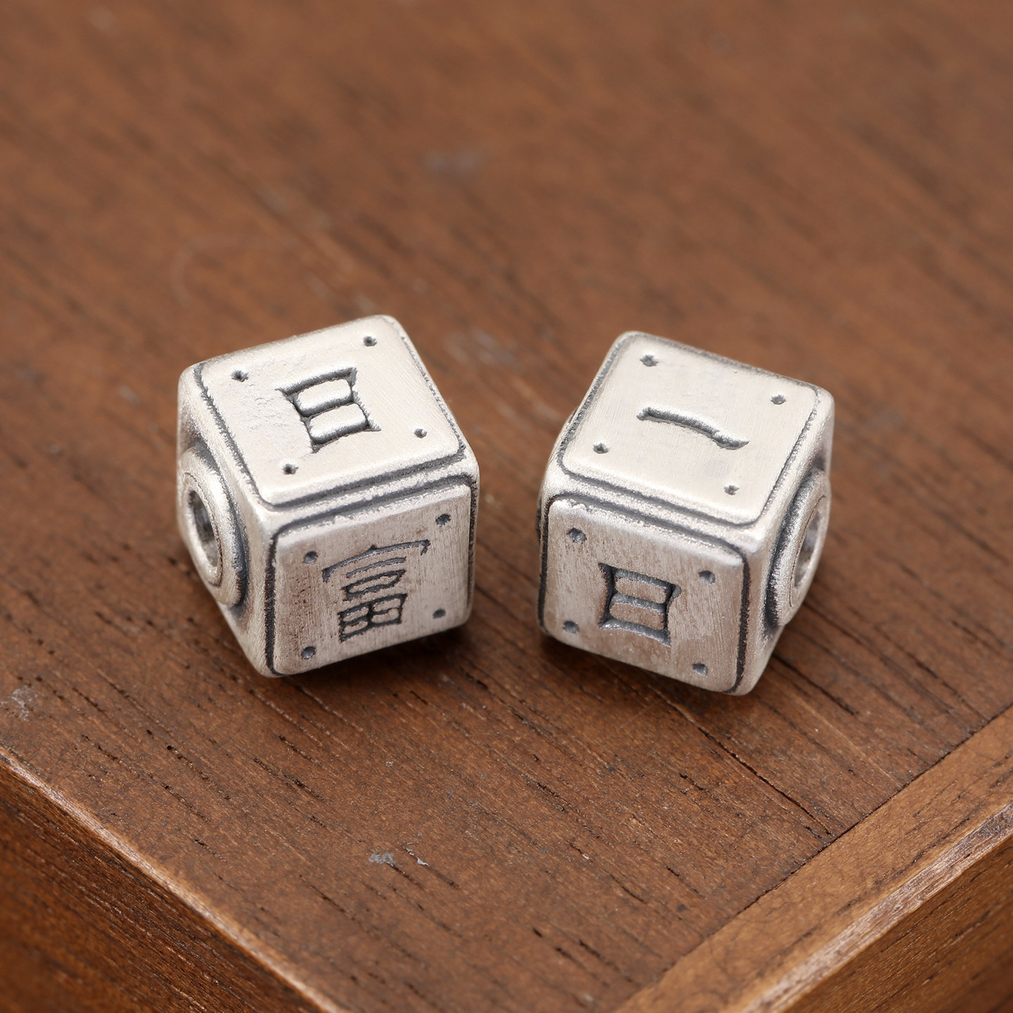 足银日富一日银饰配件方形通孔散珠隔珠diy编绳配珠3D硬银配饰,饰品/流行首饰/时尚饰品新,银饰配件,淘宝优惠券,粉丝福利购,淘宝优惠卷