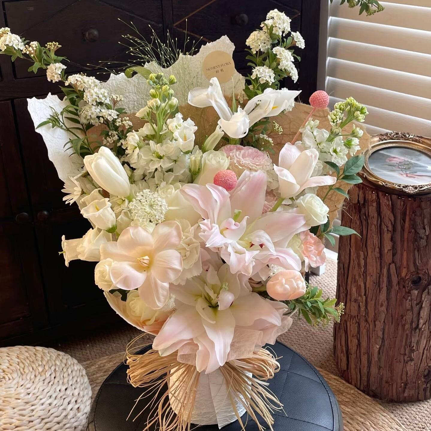 重瓣百合郁金香北京鲜花同城无锡合肥宁波杭州南京生日乔迁花束
