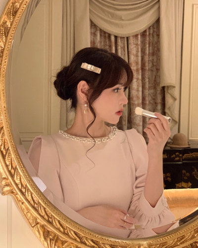 日系甜美收腰包臀格纹连衣裙
