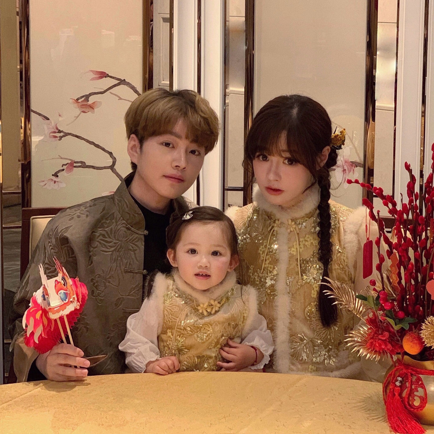 新中式植绒欧根纱订珠收腰连衣裙