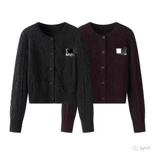 针织三件套 时尚款圆领扭花条纹开衫+吊带+半裙贴布装饰 套装0.75