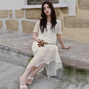 开叉半裙精致小香风 套裙 圆领蕾丝刺绣上衣 新款 两件套0.26 时尚
