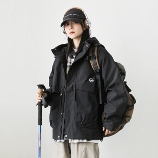 漫渡潮牌纯色山系户外机能风连帽冲锋衣男女复古宽松潮流情侣外套