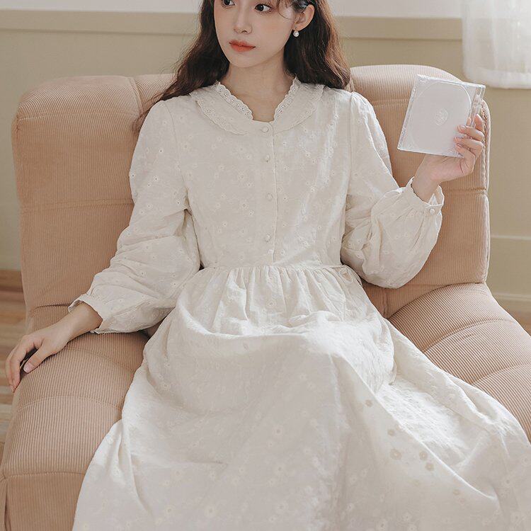 LunaDress连衣裙女2025年秋款新款内搭白色长袖仙女打底裙V领长裙