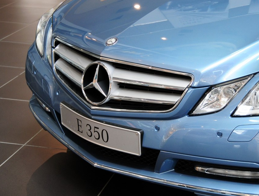 奔驰e级 轿跑 敞篷 coupe e200 e260 前中网 前进气格栅 机盖亮条