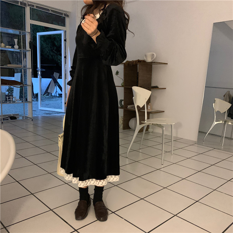 Real price velvet dress women's autumn and winter new style square collar medium length style Hepburn style long skirt