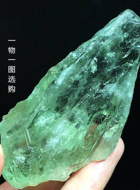 天然绿水晶大块原石原矿骨干权杖彩虹长条形绿色矿物晶体桌面摆件