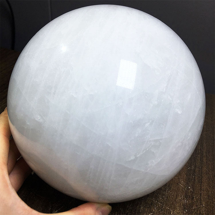白水晶球天然原石打磨超大球
